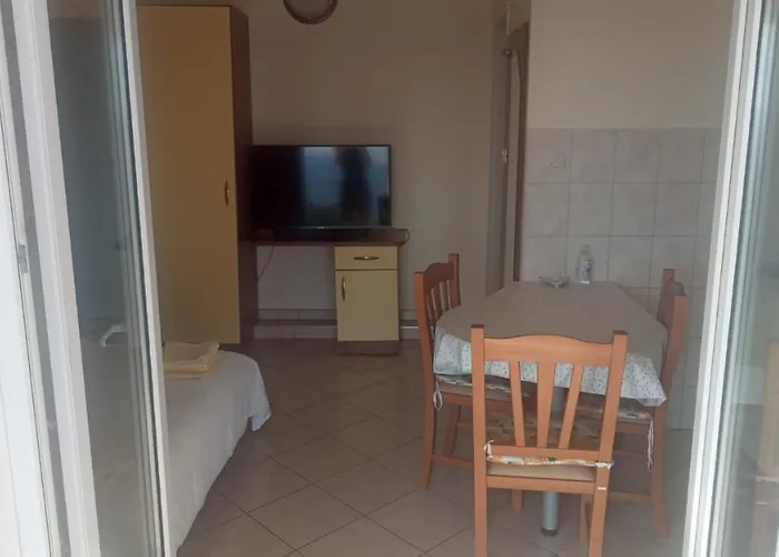 Healing Gem Of Stobrec Apartment